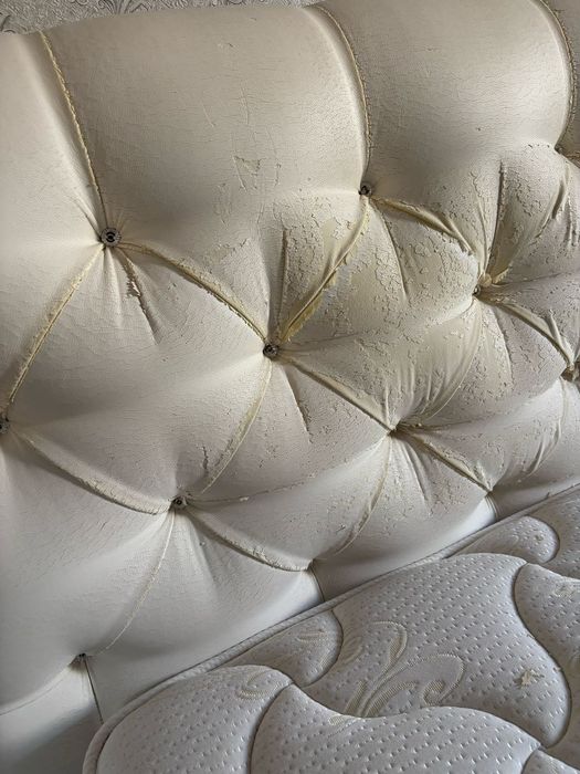 Кровать с матрасом. В 14мкр-не