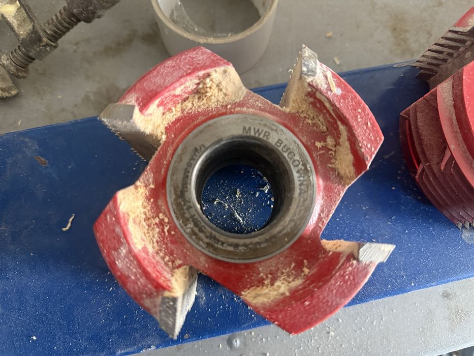 Freza rindeluit , imbinat dinti dek