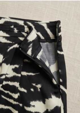 Pantaloni Mango Suit mărimea S, imprimeu zebră, croială elegantă