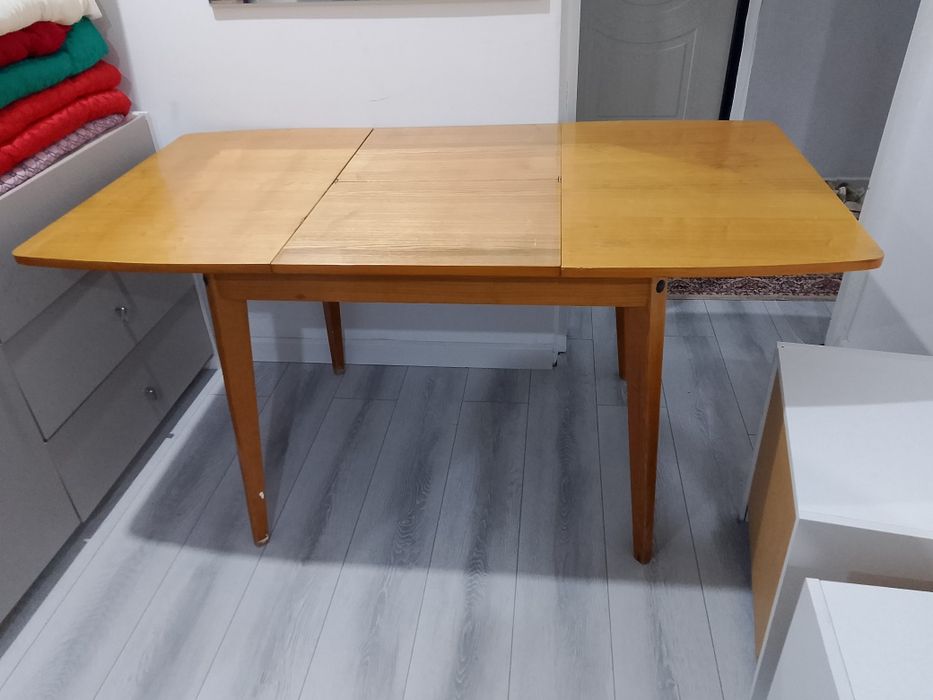 Продаю стол, длительный.