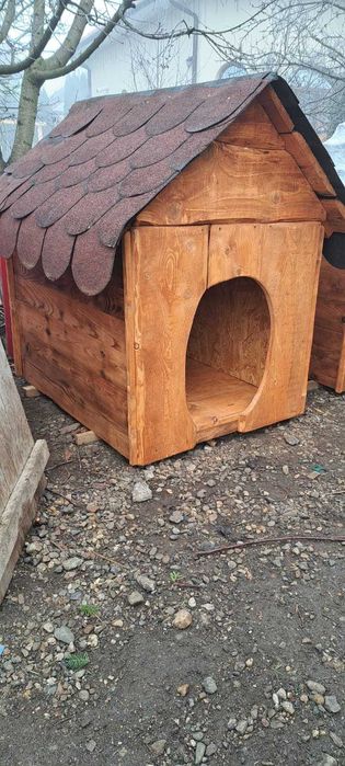 Cuști de lemn pentru câini