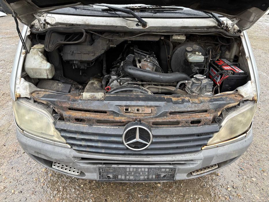 Chiuloasa Vibrochen Bloc motor Piston Baie Mercedes SPRINTER 313 DOKA