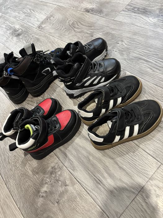 Продам детскую обувь.