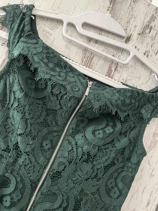 Дантелена вечерна рокля