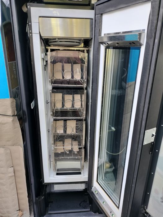 Вендинг автомат.Машина за сладолед