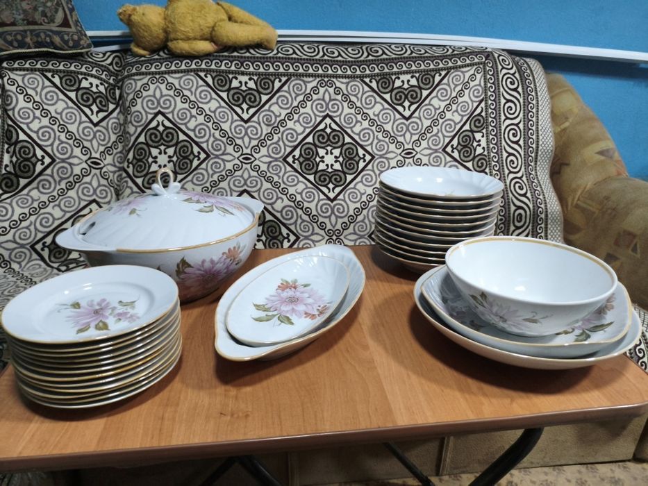 Продам столовый сервиз