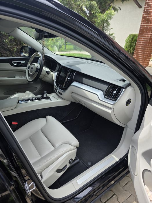 VOLVO XC 60 B4 2020 DIESEL Mild Hybrid AWD  Business Executive