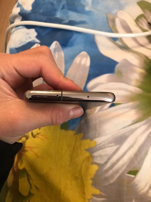 Обменяю самсунг с10