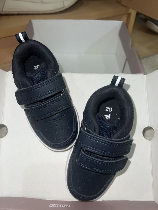 Продам новые ботинки