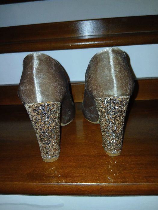 Pantofi de damă cu toc