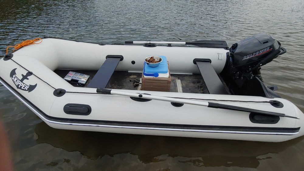 Комплект лодка, мотор и ремарке