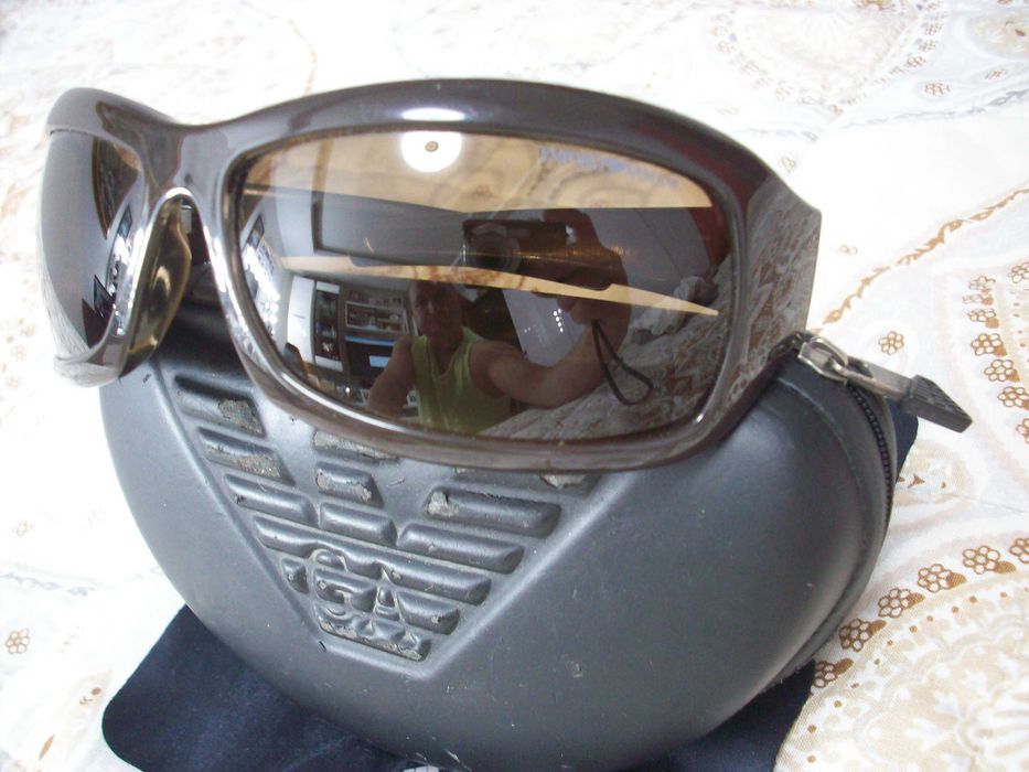 Ochelari de soare Armani 230 lei neg.