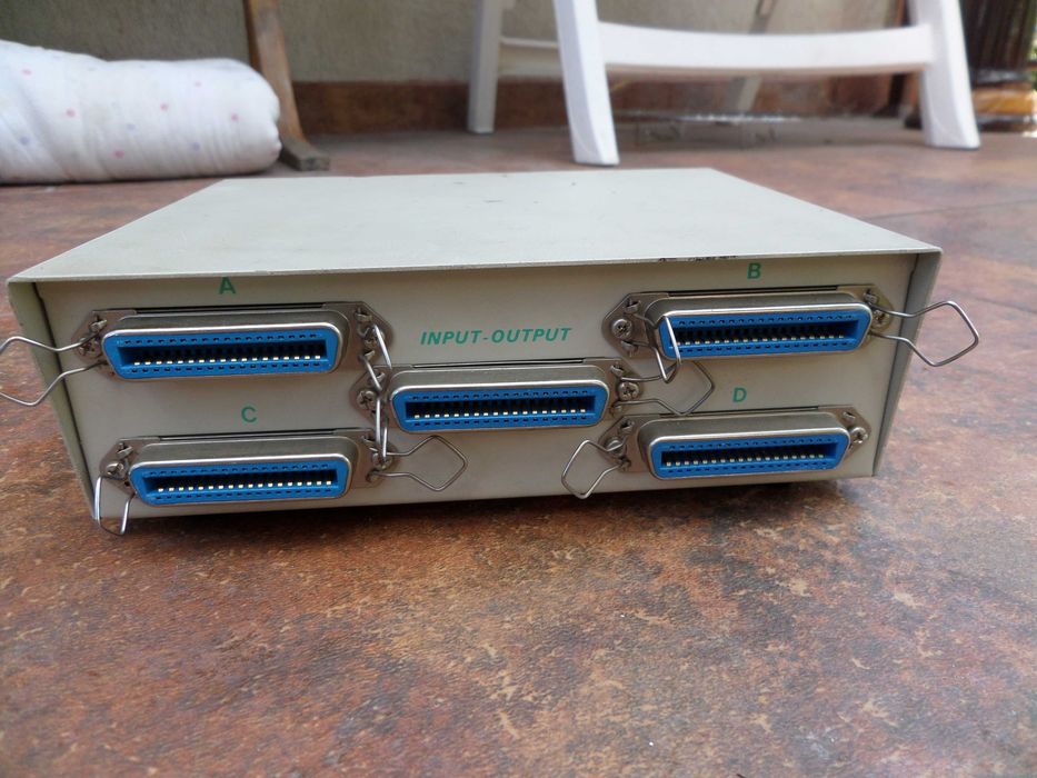 Cutie cu comutator 8x4 pozitii,32 pozitii pentru proiecte,camere supraveghere