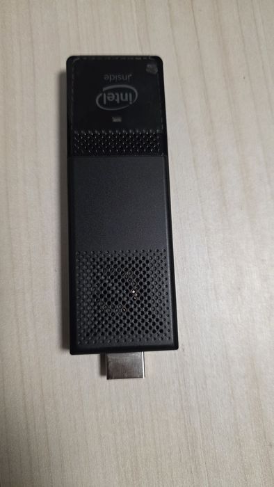 PC Intel Compute Stick STK1AW32SC cu procesor Intel Atom x5-z8300