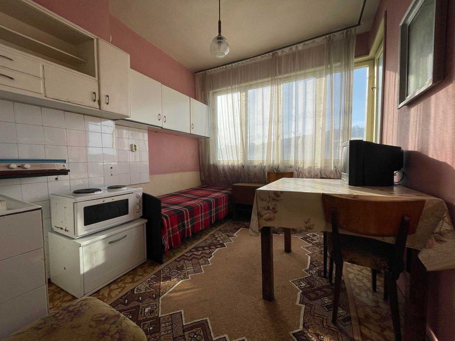 Двустаен апартамент в кв. Голо Бърдо