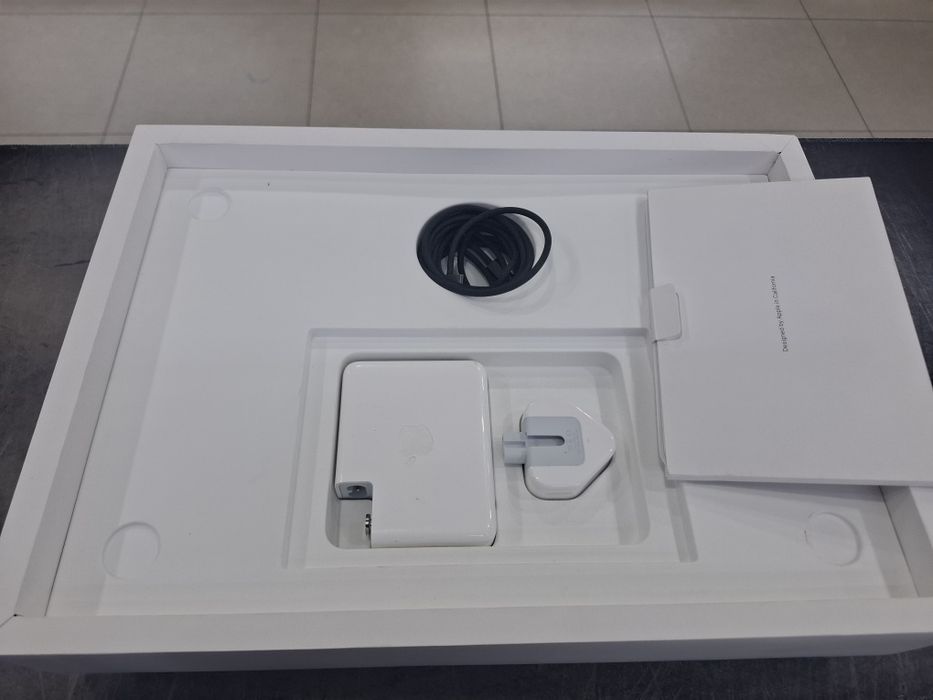 Macbook pro M3 max 36/1 tb full komplekt