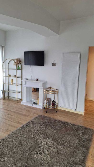 Inchiriere apartament mobilat 2 camere elegant si luminos, terasa mare