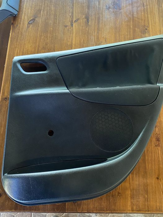 .Спирачни дискове и накладки ,кори за врати на пежо 207 хечбек 2011 г.