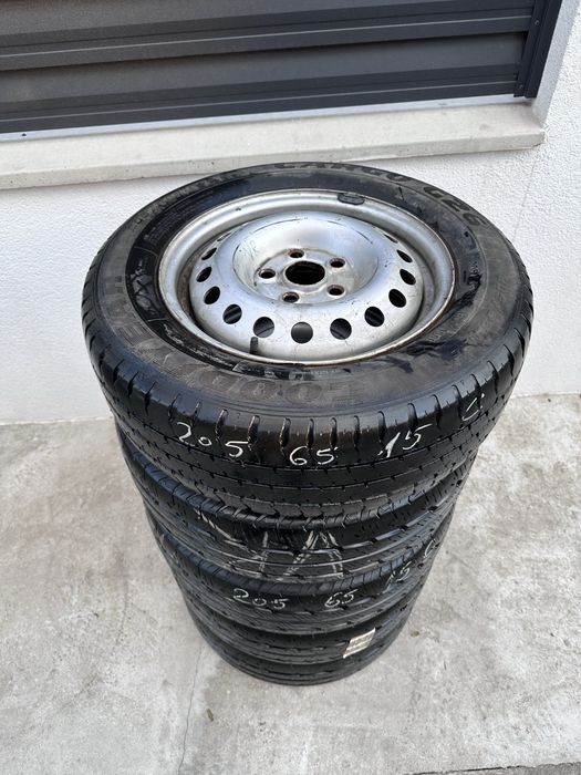 Jante cu anvelope 205 65 15 C volkswagen transporter