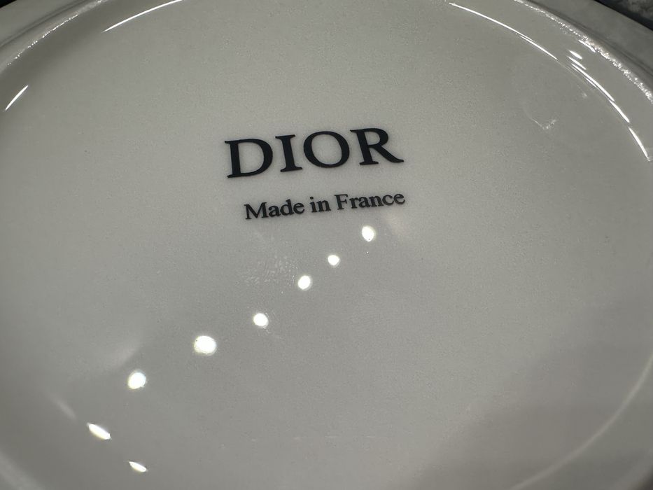 Порцеланови чаши и чинии Dior