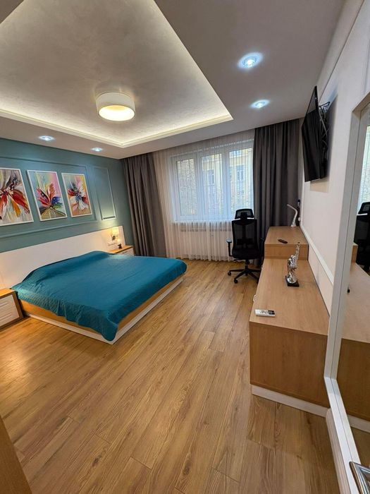 Дава се под наем Тристаен апартамент в София, Център - 90 кв.м за 1500 € - Снимка #6