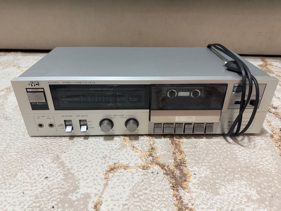 Casetofon Deck JVC - mici urme de uzura