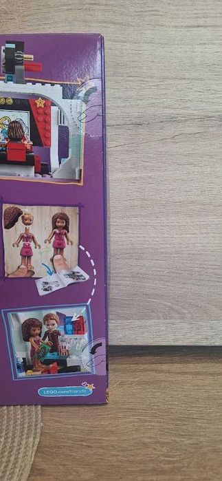 Ново LEGO Friends - Киносалон в Хартлейк Сити (41448)