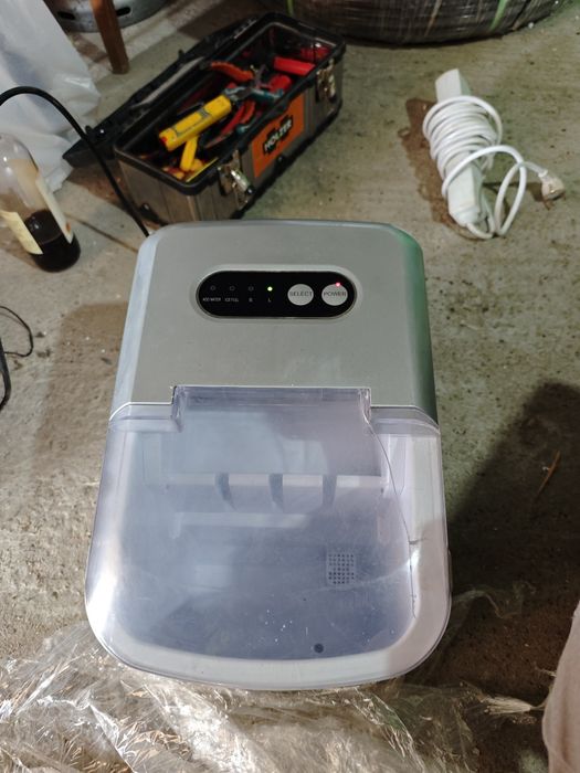 Aparat de gheață Heinner HIM-120S