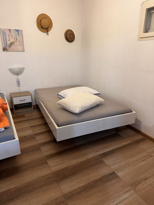 Подарявам легла с матраци