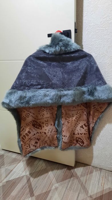 Продам демисезонную меховую накидку