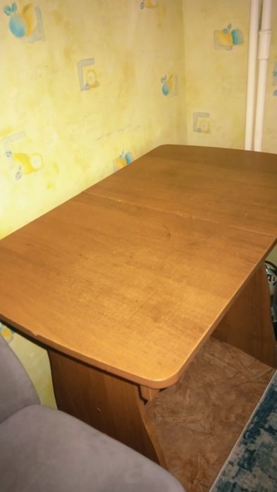 Продам кухонный стол, раздвижной