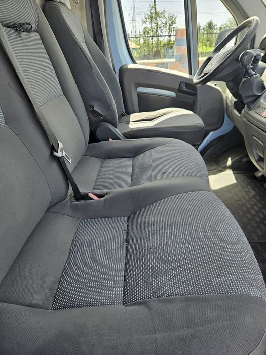 Vând duba frig Peugeot stare foarte bună