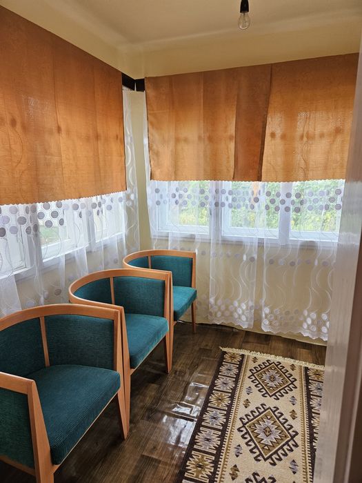 Casa ingrijita,locuibila,,zona linistita, acces  asfalt,gradina, pomi