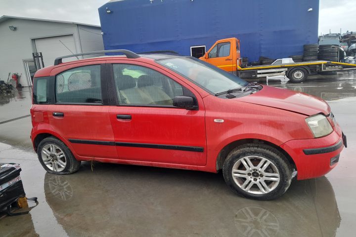 Dezmembrez Fiat Panda 2