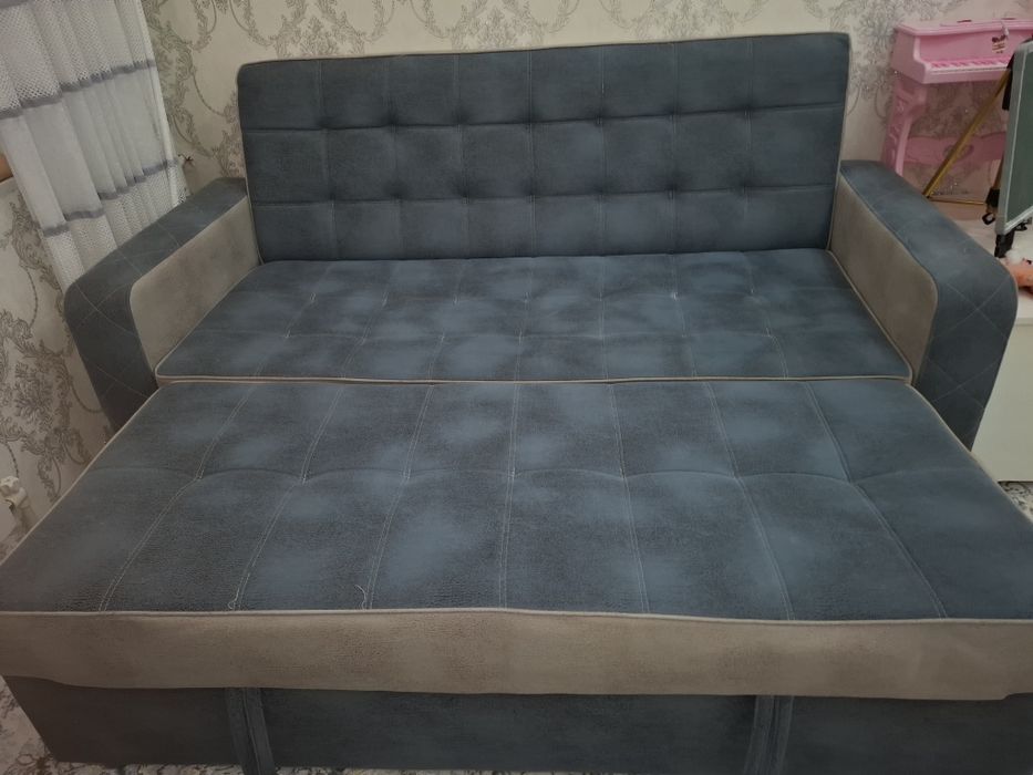 Продаётся диван в хорошем состоянии.