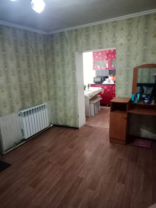 Уютный трёхкомнатный дом в 14 микрорайоне - заезжай и живи