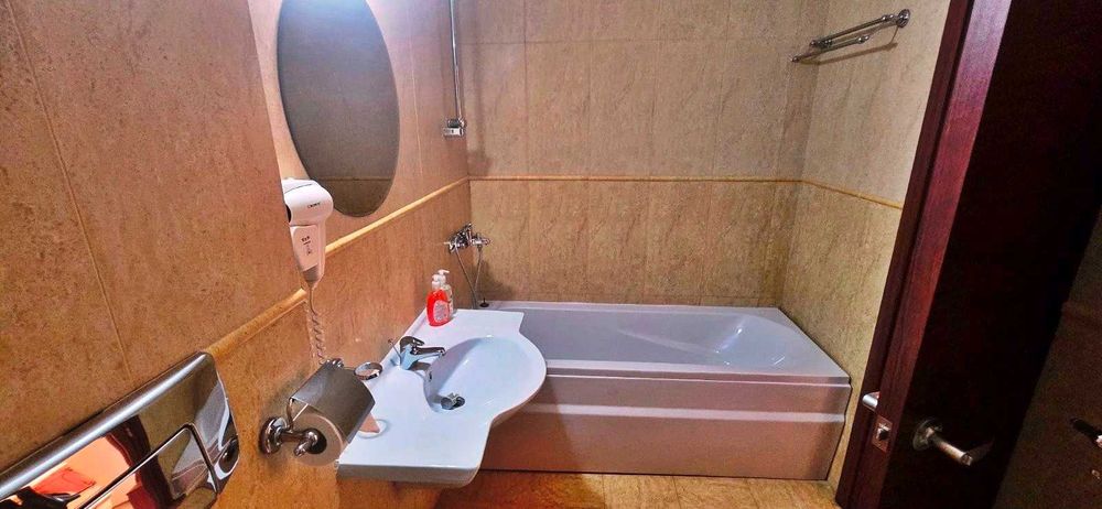 Двустаен апартамент е южната част на комплекса