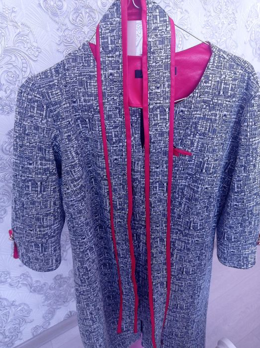 Продам платья спрочно