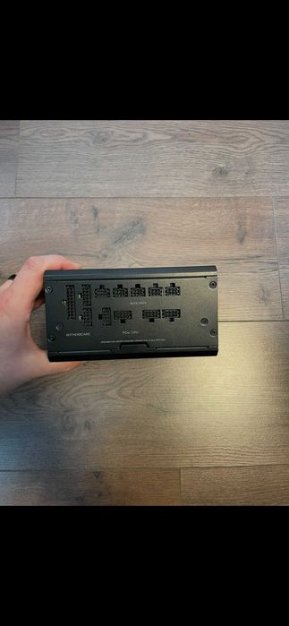 Corsair 850W RMx Shift захранване / SSD 256GB 2.5" / Кутия DeepCool CC560 V2