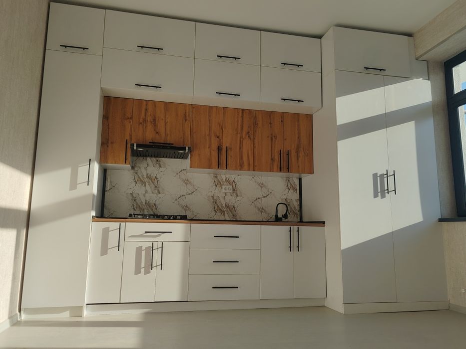 Kuxinni garnetur mebel Zakaz