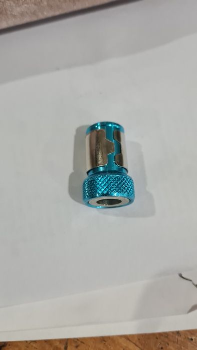 Магнитный держатель для шуруповерта