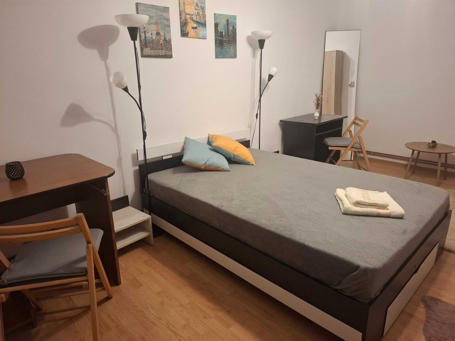 Inchiriez apartament  1 cam