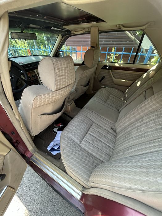 Mercedes Benz E26 w124 2.6л