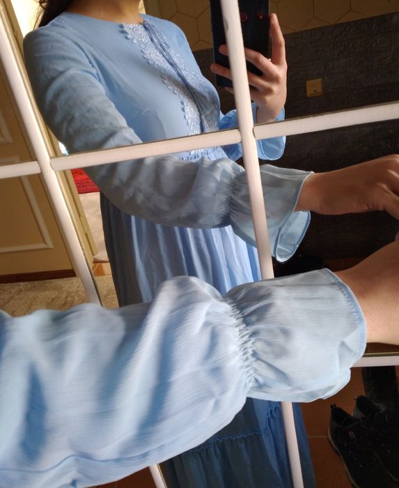 Платье небесного цвета. Одевалось 1 раз.