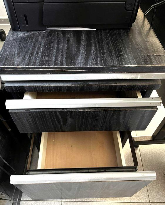 Офис бюро за каса или рецепция с касово чекмедже + контейнер и подарък