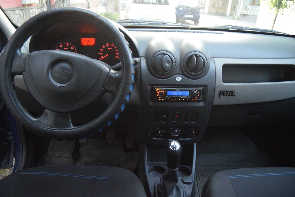 Vând Dacia Sandero 2008