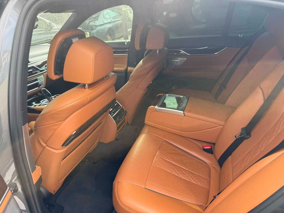 Dezmembrez BMW 740 g 11