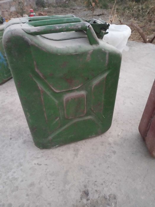 Бинзен канистры мошинлар учун