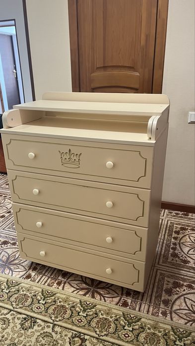 Продам комод+ пеленальный столик