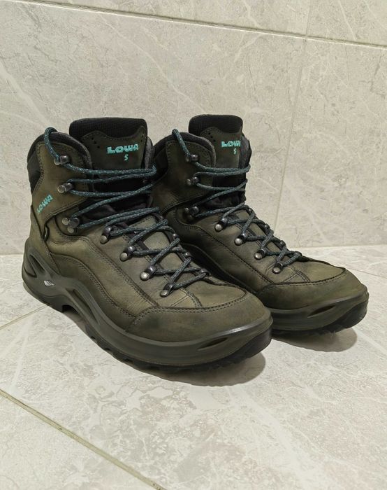 Туристически обувки LOWA Gore-Tex Обувки за лов  туризъм или студ 44